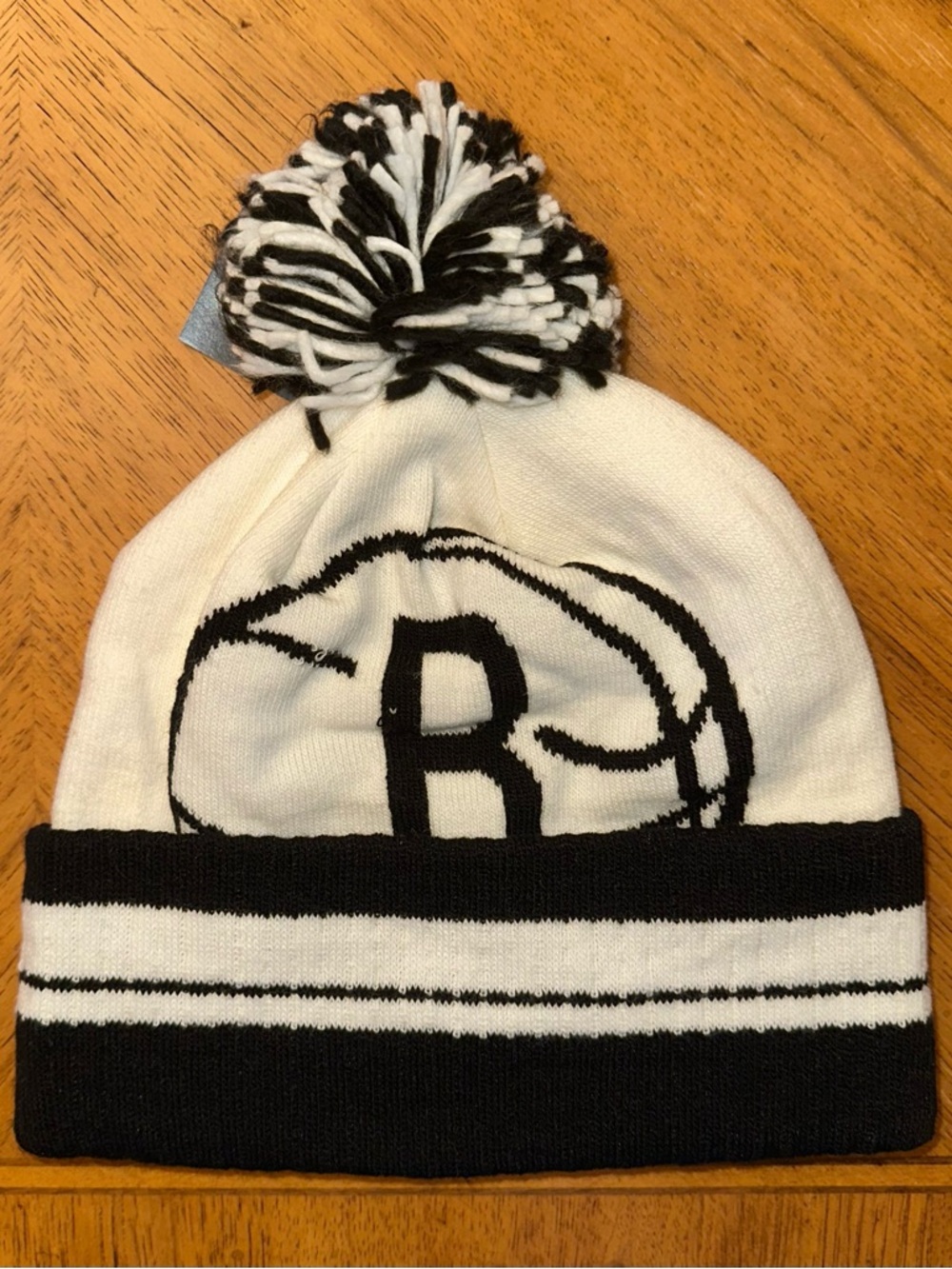 Adidas Brooklyn Nets Beanie Pom Knit Cuffed Hat White Black NBA NWT